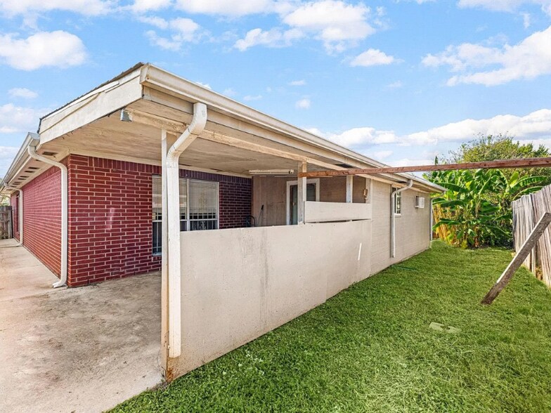 Building Photo - 13530 Carruth Ln