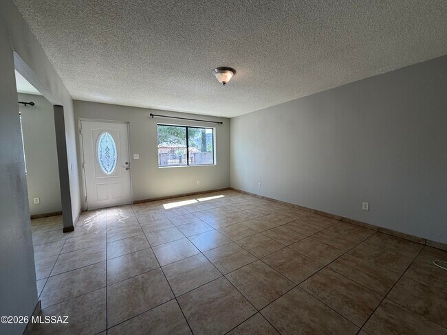 Building Photo - 1354 W Sonora St