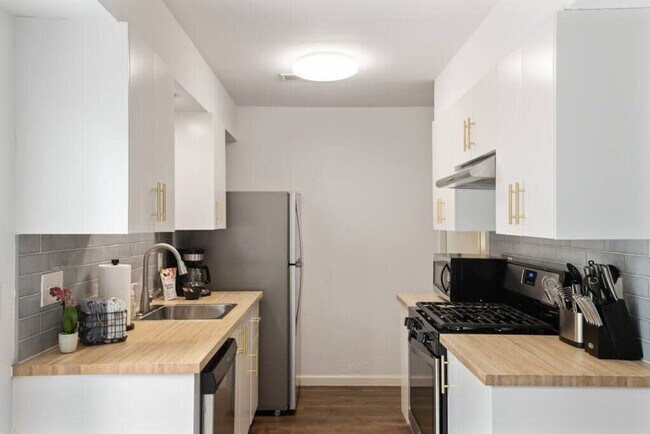 Building Photo - 802 Ramble Ln