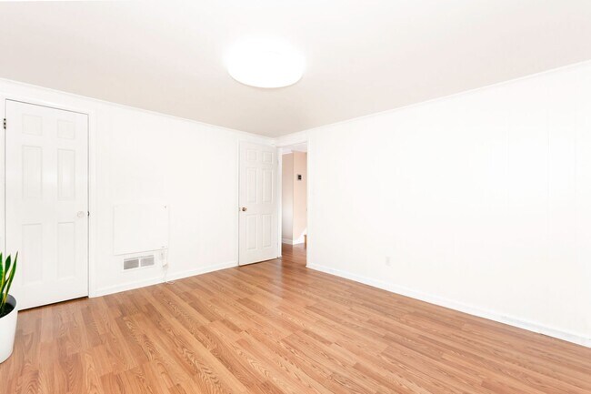 Building Photo - Gorgeous 5BR/3FB Bethesda Home - Spacious ...