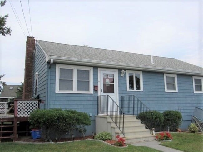 Primary Photo - 9 Central Pl