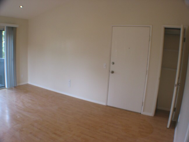 Building Photo - 23236 Orange Ave