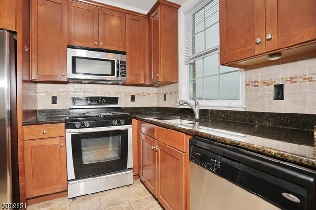 Building Photo - 6107 Brookhaven Court