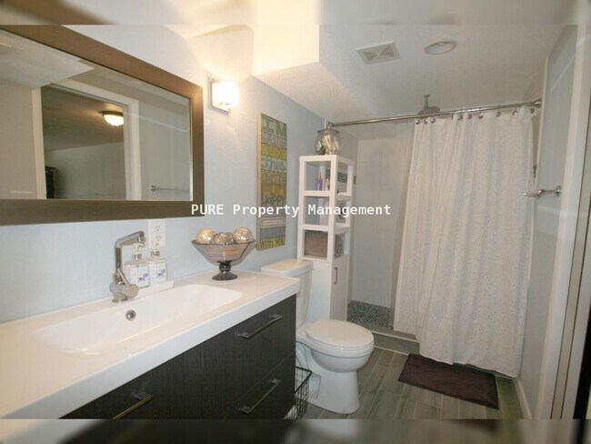 Building Photo - 3 Bed/2 Bath Ranch Home on Large Lot with Oversized Garage