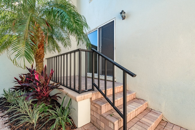 Building Photo - 2700 Bayshore Blvd
