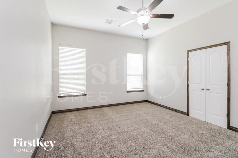 Building Photo - 15904 Tall Grass Dr