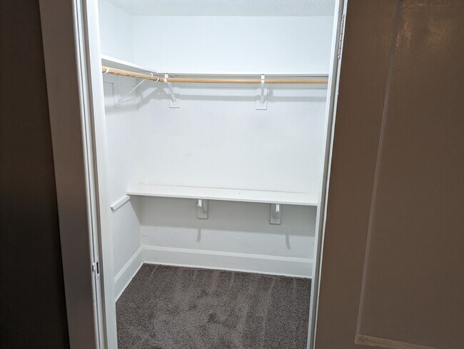 Big closets - 1042 Cameron St