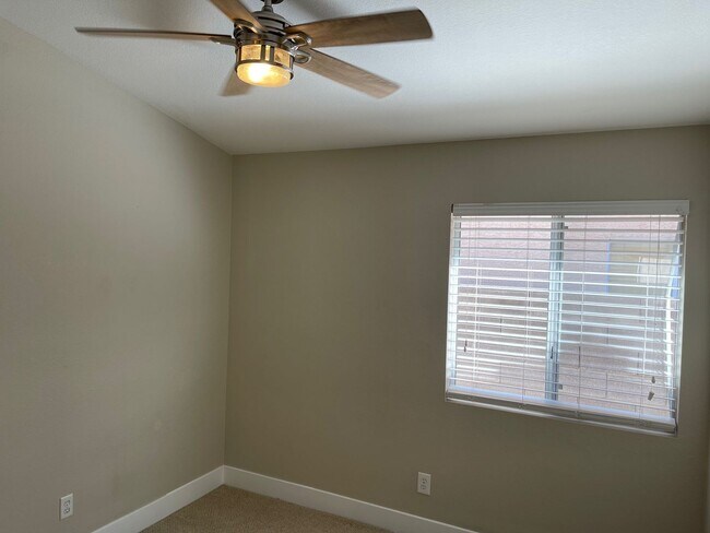 Building Photo - **GORGEOUS & MODEL PERFECT GREEN VALLEY 3 ...
