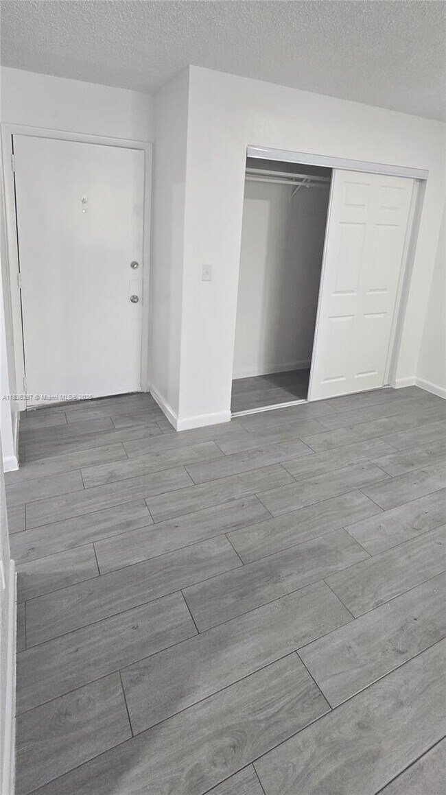 Building Photo - 10820 SW 200th Dr