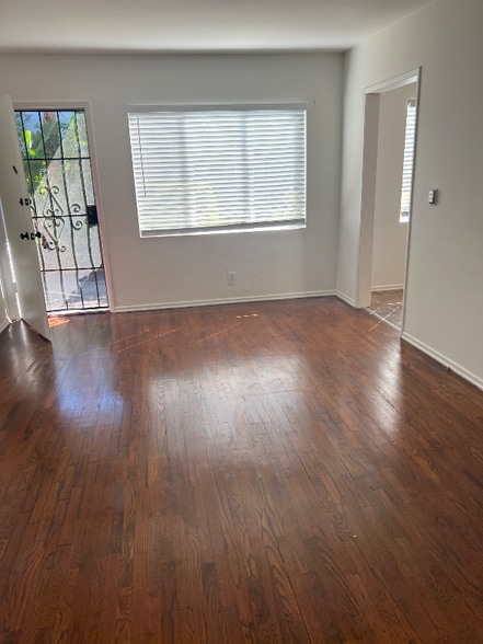 Building Photo - 1037 N Gardner St