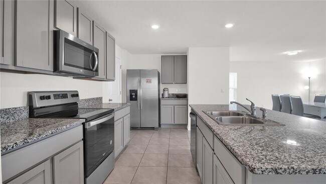 Building Photo - 16545 Mosaic Oar Dr