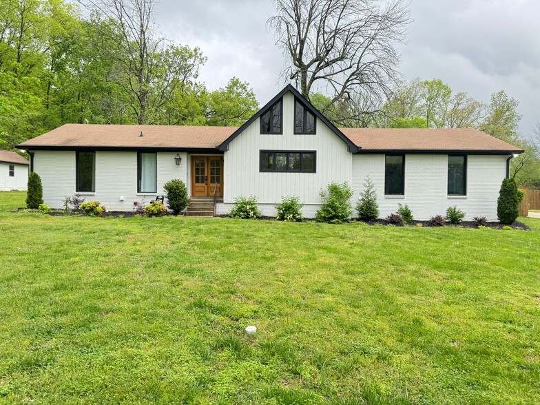 Building Photo - 523 Stonehenge Dr