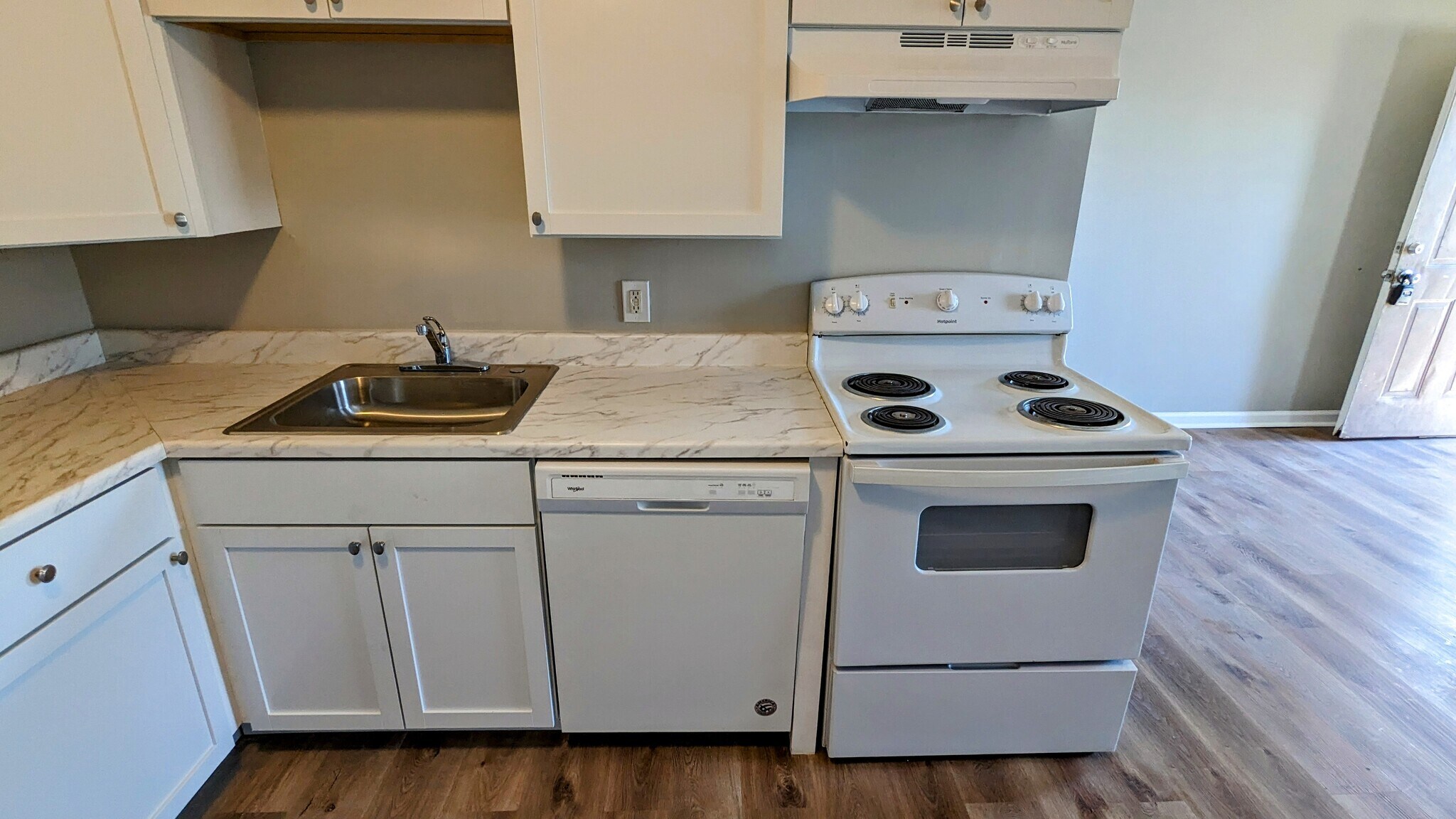 Building Photo - 5122 Linbar Dr