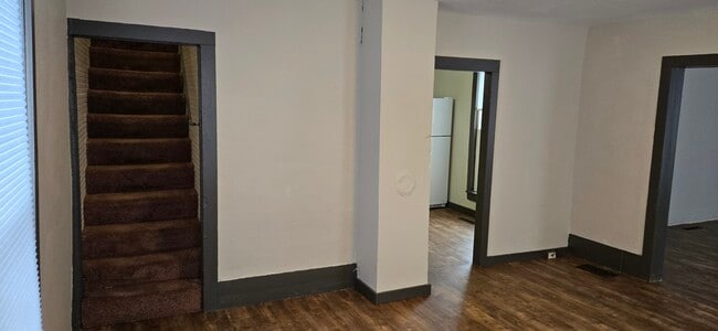 Building Photo - 410 8th St N