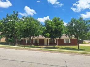 Building Photo - 6005 Barry Dr