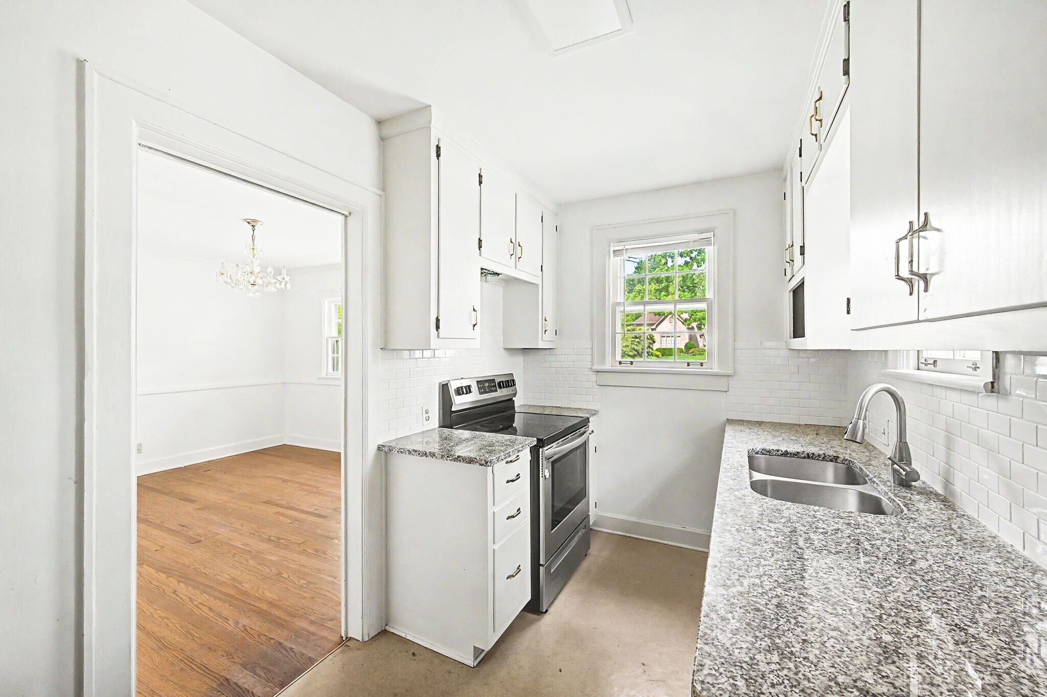 Building Photo - 712 Cantrell Ave