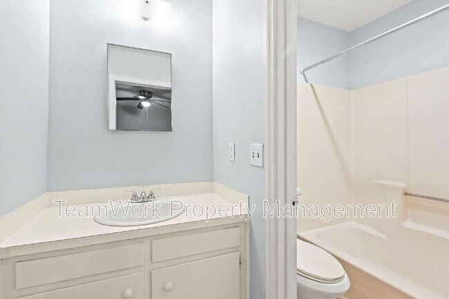 Building Photo - 121 Canvasback Dr