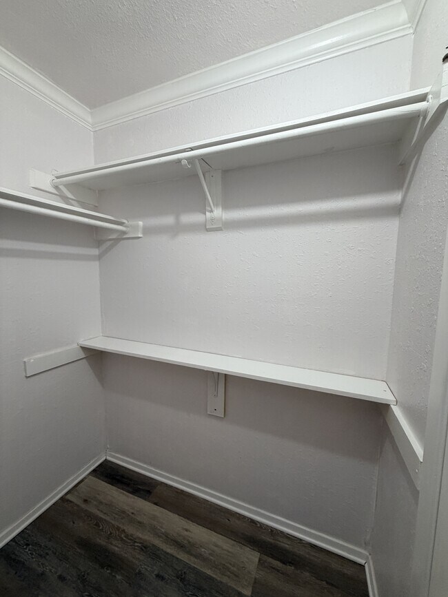 Building Photo - 7326 New Brunswick Dr