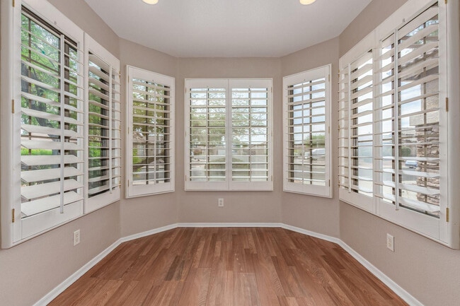 Building Photo - 13949 N 133rd Dr