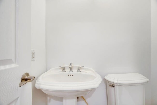 Building Photo - 100 Abbie Ct