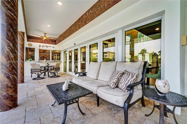 Building Photo - 1247 Seminole Dr