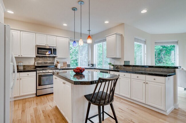 Building Photo - Stunning Bethany Home with 3,111 Sq Ft, Four Bedrooms + Dedicated Office & Covered Backyard Deck