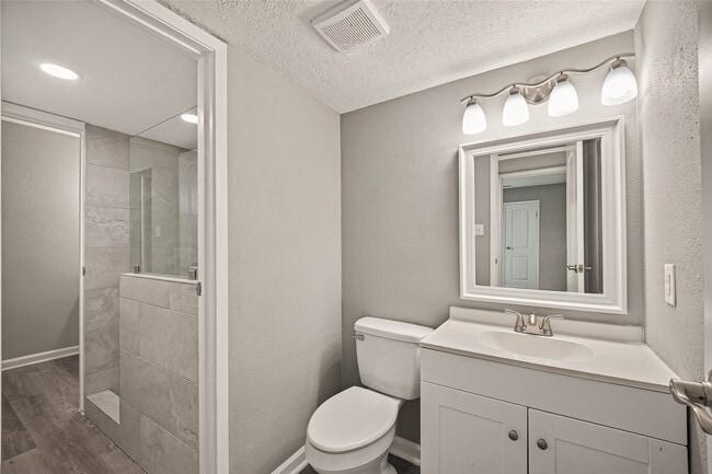 Building Photo - 7600 Emmett F Lowry Expy