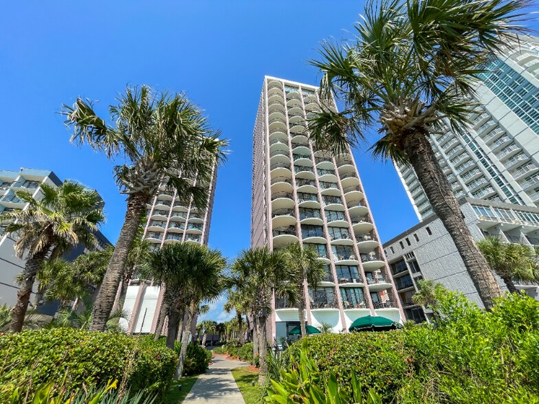 Building Photo - 2500 N Ocean Blvd