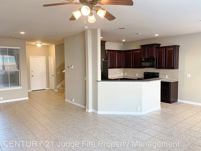 Building Photo - 3 br, 2.5 bath House - 1836 Villa Drive