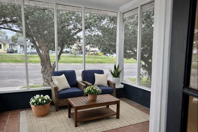 Building Photo - 7726 S Claiborne Ave