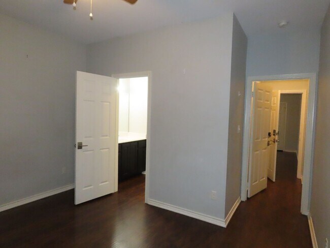 Building Photo - 2434 Haverhill Dr