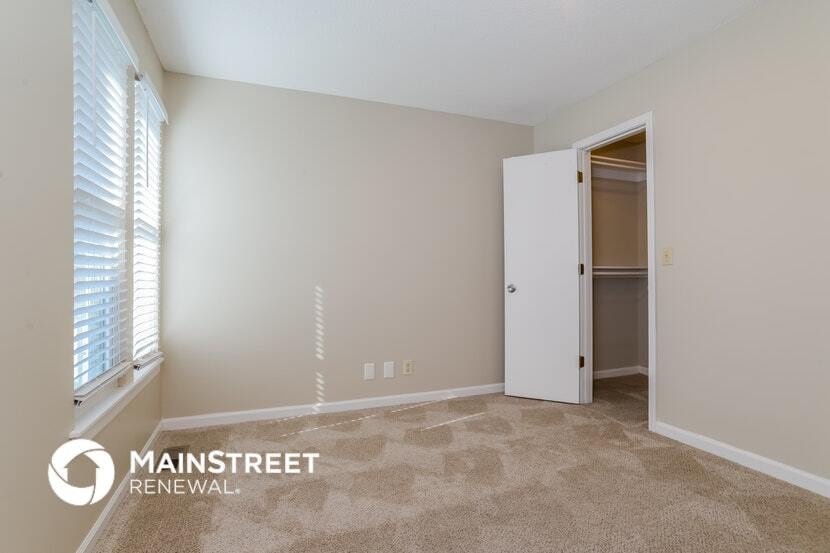 Building Photo - 102 S Janell Dr