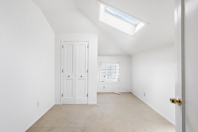 Building Photo - 1431 Linden St