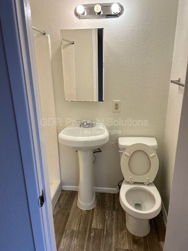 Building Photo - 401 14th St NW