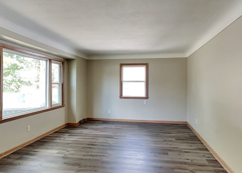 Building Photo - 452 N Alexander St