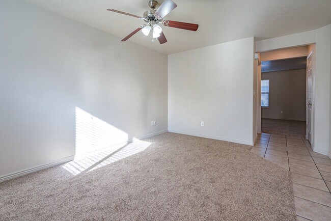Building Photo - 3155 S Hidden Valley Dr