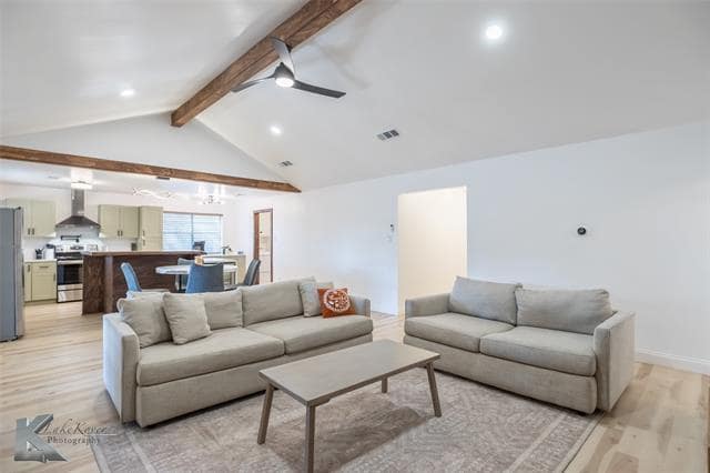 Building Photo - 3133 Primrose Dr