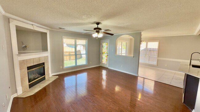 Building Photo - 4605 Park Side Dr