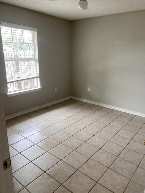 Building Photo - 8045 Hartington Dr