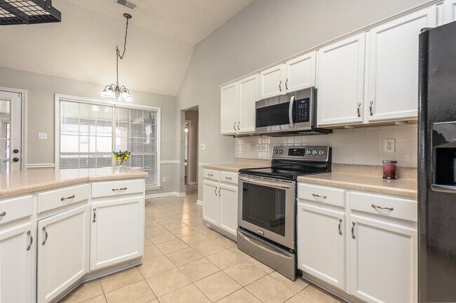 Building Photo - 3418 Broadway St