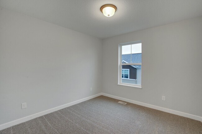 Bedroom 3 View 1 - 849 Roselyn Dr