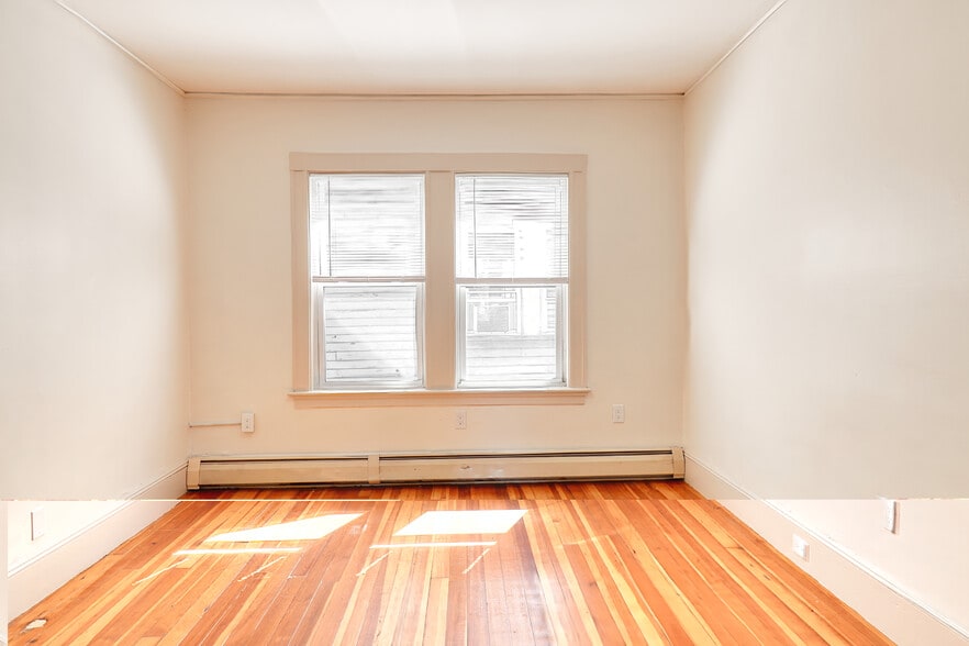 Building Photo - 267 Ames St