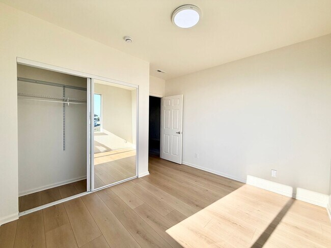 Building Photo - 1151 Wisconsin St