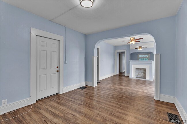 Building Photo - 212 Lockwood Ave
