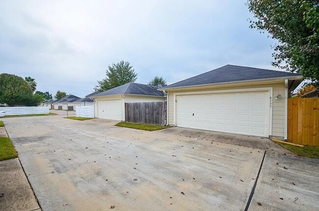 Building Photo - 6137 Lone Prairie Way