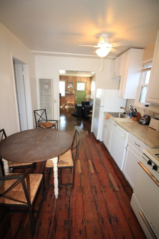 Building Photo - 728 Venice Ct