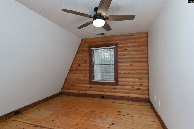 Building Photo - 150 Laura Ln