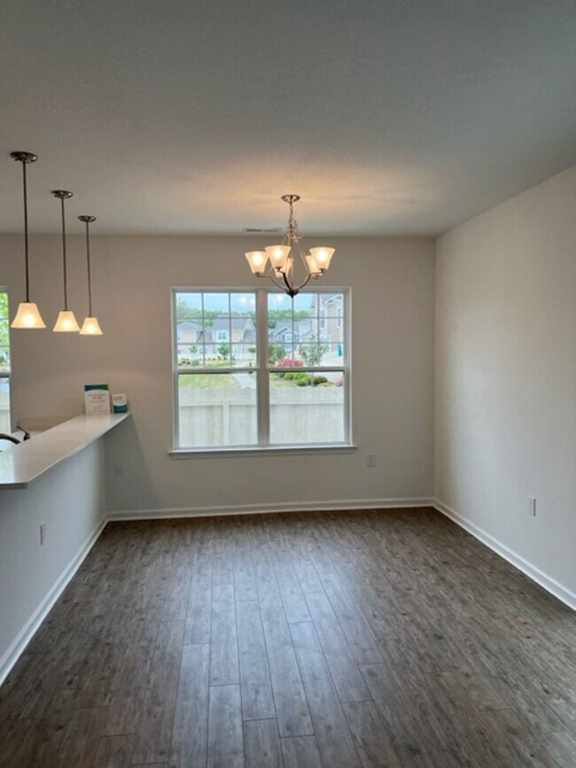 Building Photo - 2015 Canning Pl