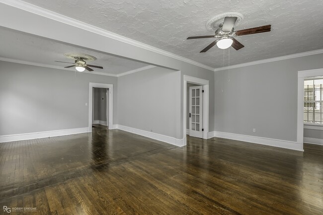 Building Photo - 409 Forest