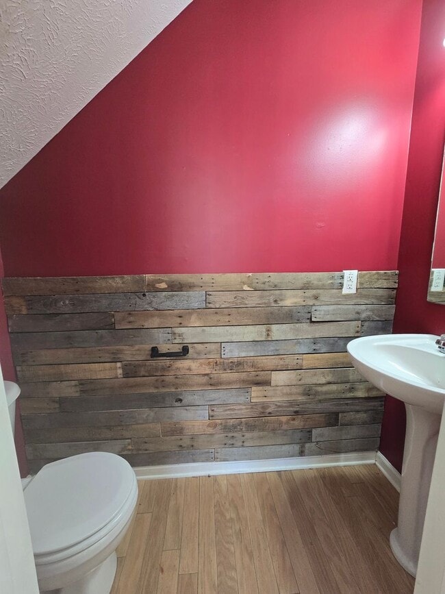 Building Photo - 122 Blue Water Dr